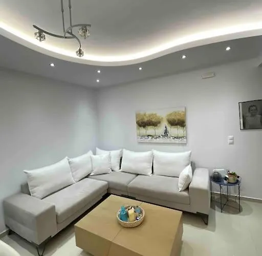 Апартаменты The Cosy Nest -breakfast Included & Car Available *