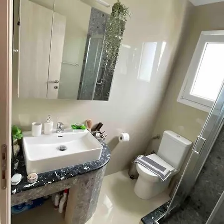 公寓 The Cosy Nest -Breakfast Included & Car Rental Available Rhodes City