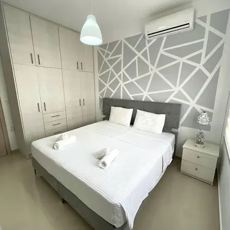 The Cosy Nest -breakfast Included & Car Available *